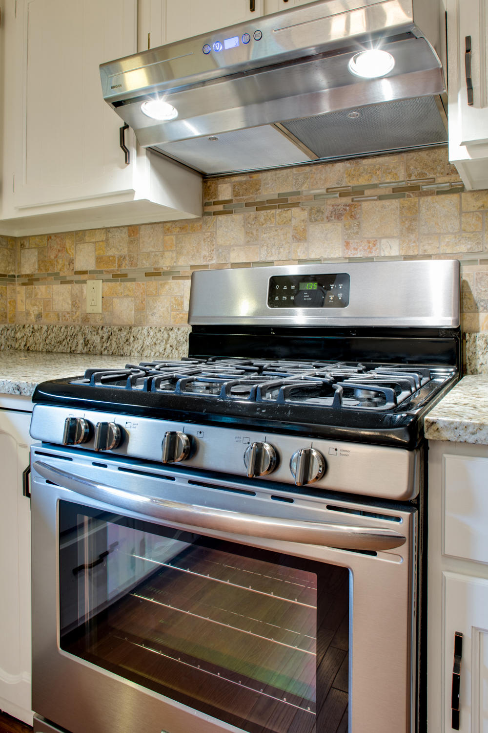 8016 Birch Drive Chattanooga, TN 37421 - Photo 6 of 23 8016Birch_20151002_0074Enfuse