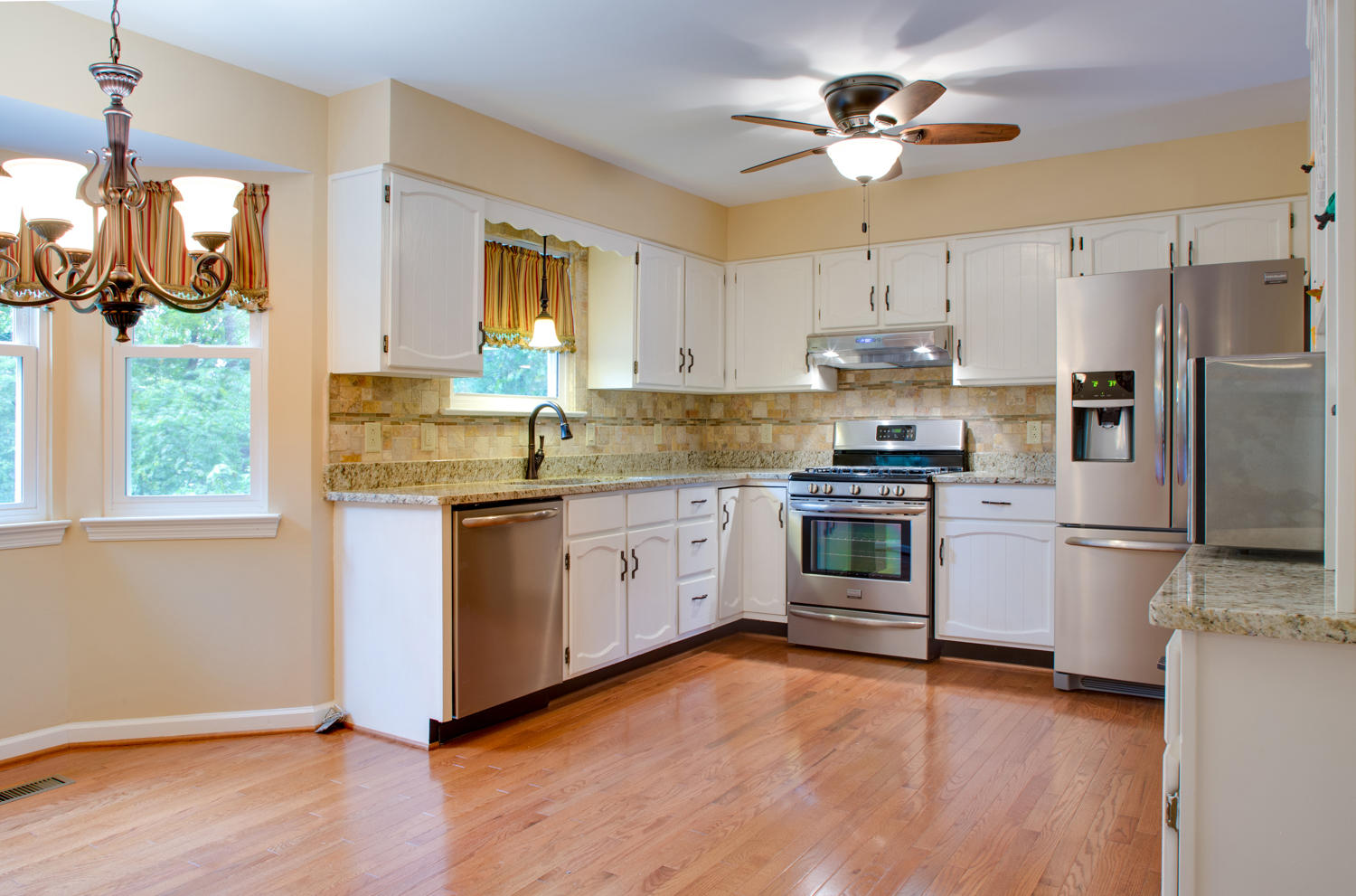 8016 Birch Drive Chattanooga, TN 37421 - Photo 8 of 23 8016Birch_20151002_0063Enfuse