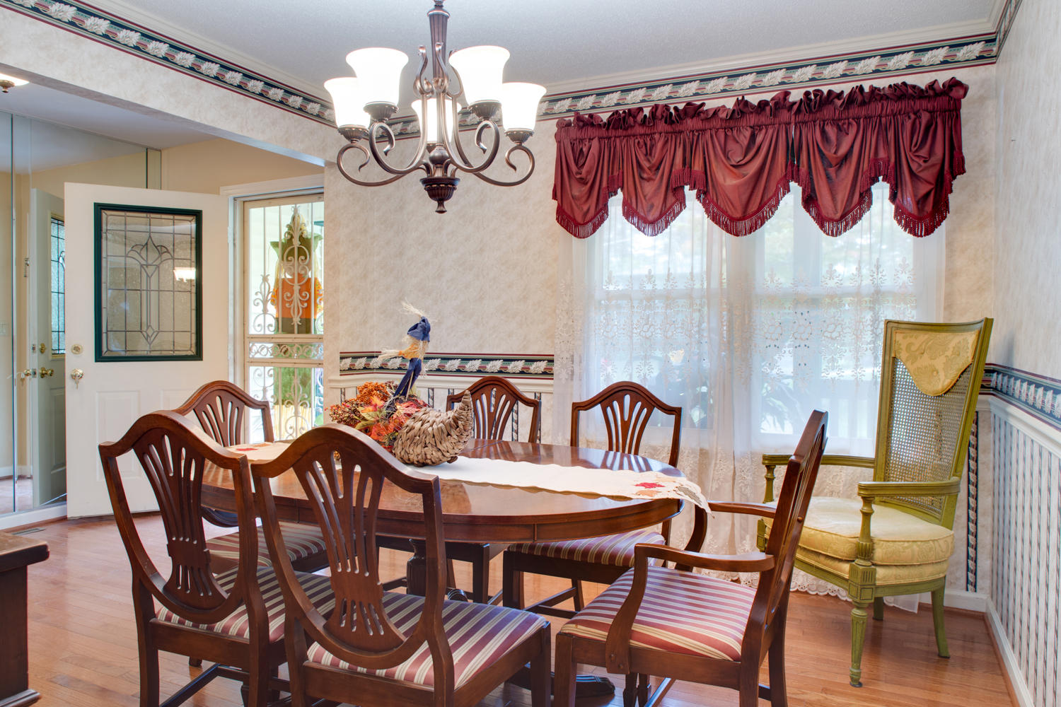 8016 Birch Drive Chattanooga, TN 37421 - Photo 10 of 23 8016Birch_20151002_0051Enfuse