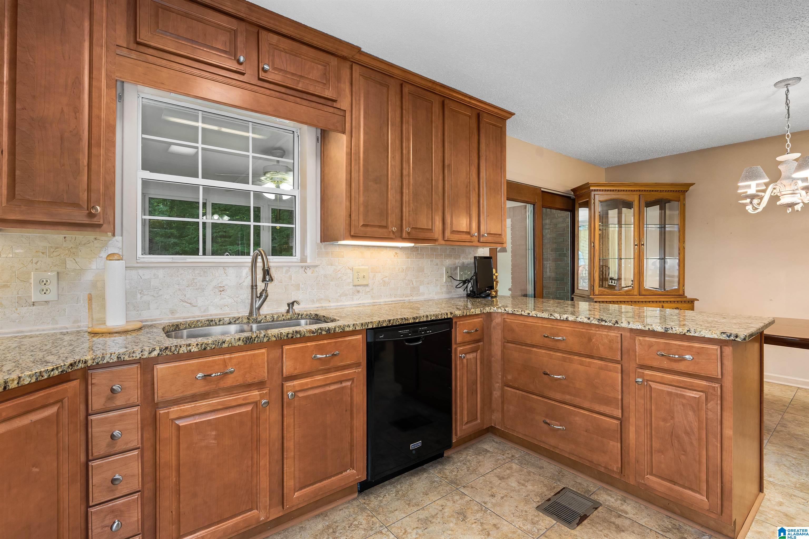 2413 Eastern Valley Road Leeds, AL 35094 - Photo 15 of 35 Gallery Image 15