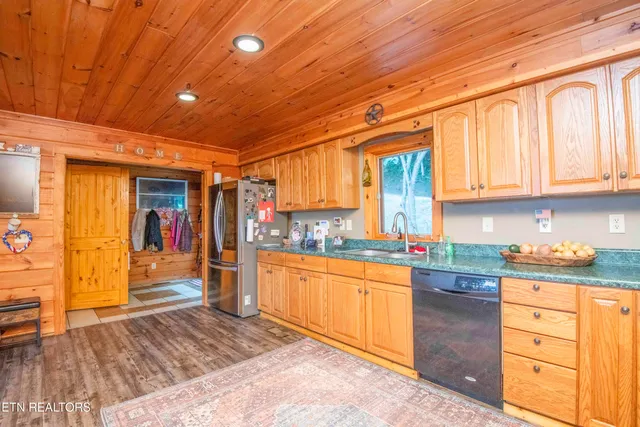 $765,000 | 699 Lakeview Drive, Sharps Chapel, TN 37866