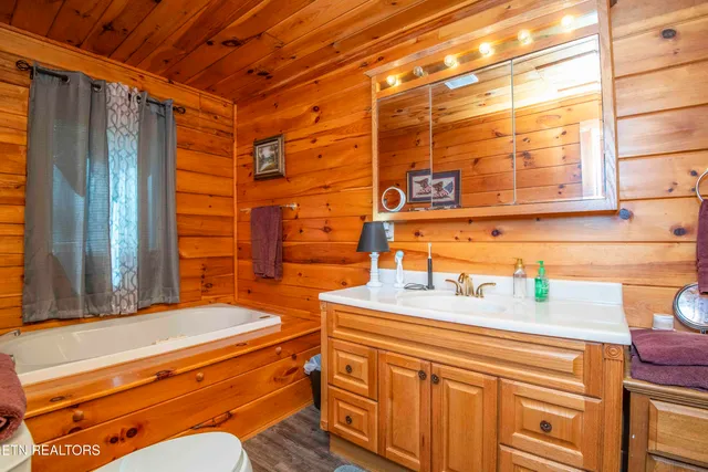 $765,000 | 699 Lakeview Drive, Sharps Chapel, TN 37866