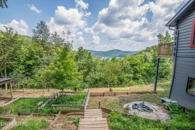 $765,000 | 699 Lakeview Drive, Sharps Chapel, TN 37866