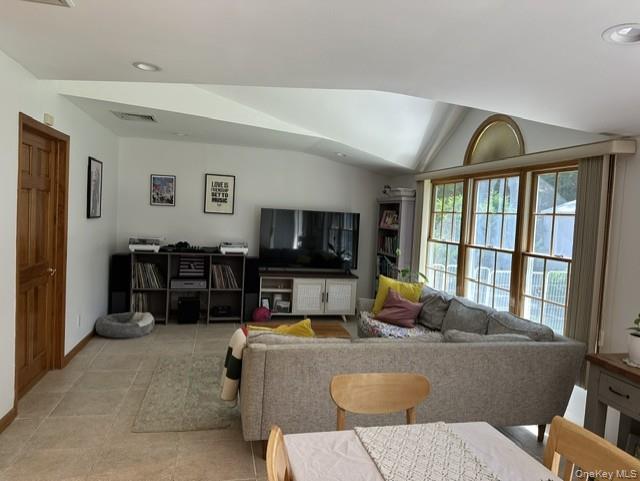 100 Rockywood Road Manhasset, NY 11030 - Photo 8 of 19