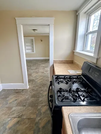 $250,000 | 439 West Columbia Avenue, Battle Creek, MI 49015
