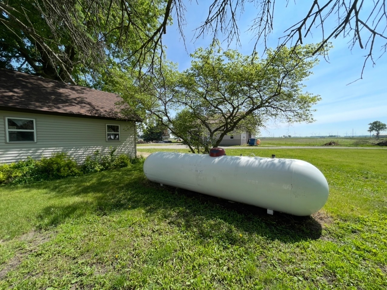 382 Keigwin Road Walnut, IL 61376 - Photo 8 of 49 a view of a backyard with swimming pool