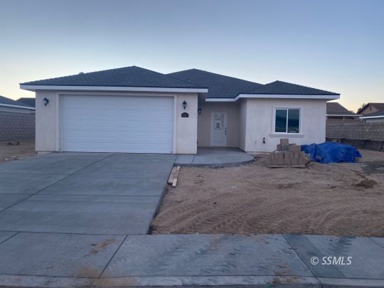 401 Thomas Street Ridgecrest, CA 93555 - Photo 1 of 28