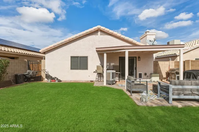 $450,000 | 2105 East Robin Lane, Phoenix, AZ 85024