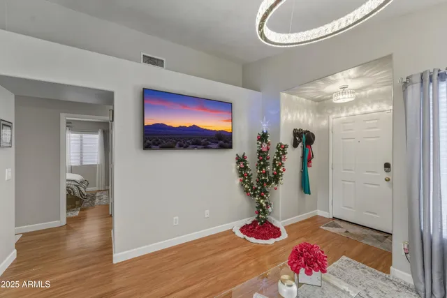 $450,000 | 2105 East Robin Lane, Phoenix, AZ 85024