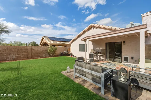 $450,000 | 2105 East Robin Lane, Phoenix, AZ 85024