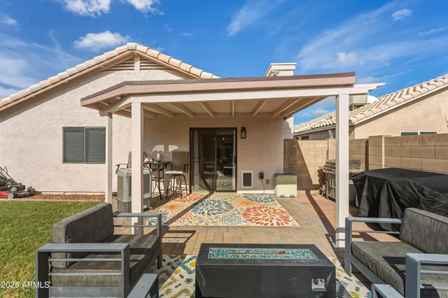 $450,000 | 2105 East Robin Lane, Phoenix, AZ 85024