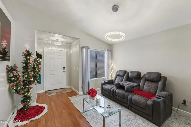 $450,000 | 2105 East Robin Lane, Phoenix, AZ 85024