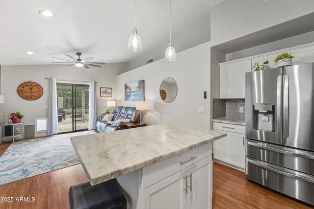 $450,000 | 2105 East Robin Lane, Phoenix, AZ 85024