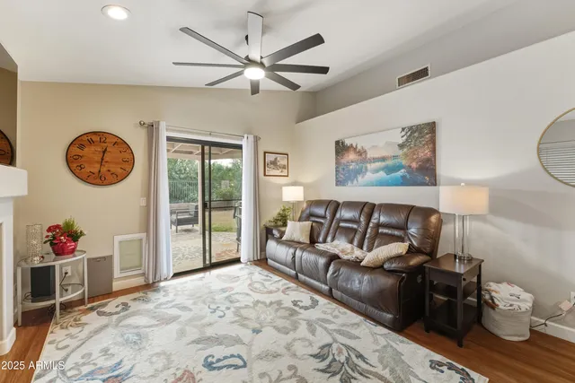 $450,000 | 2105 East Robin Lane, Phoenix, AZ 85024