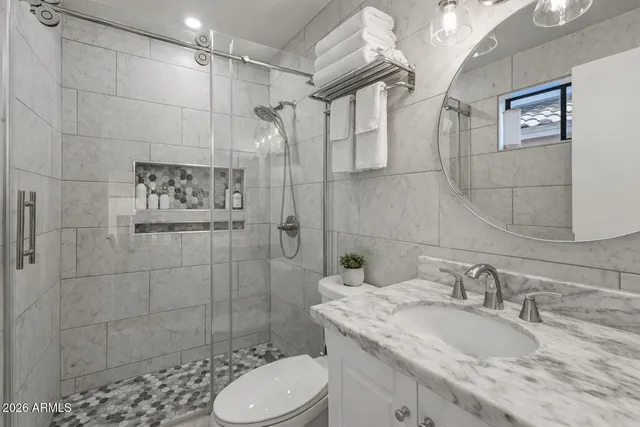 $445,000 | 2105 East Robin Lane, Phoenix, AZ 85024