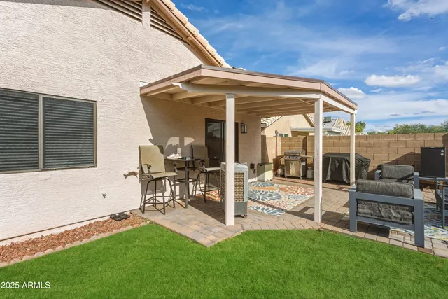 $450,000 | 2105 East Robin Lane, Phoenix, AZ 85024