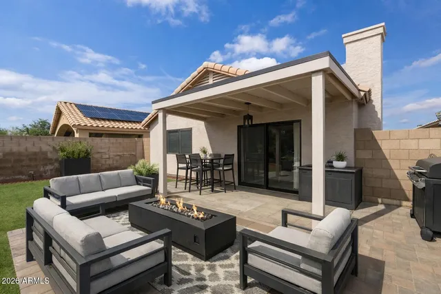 $445,000 | 2105 East Robin Lane, Phoenix, AZ 85024