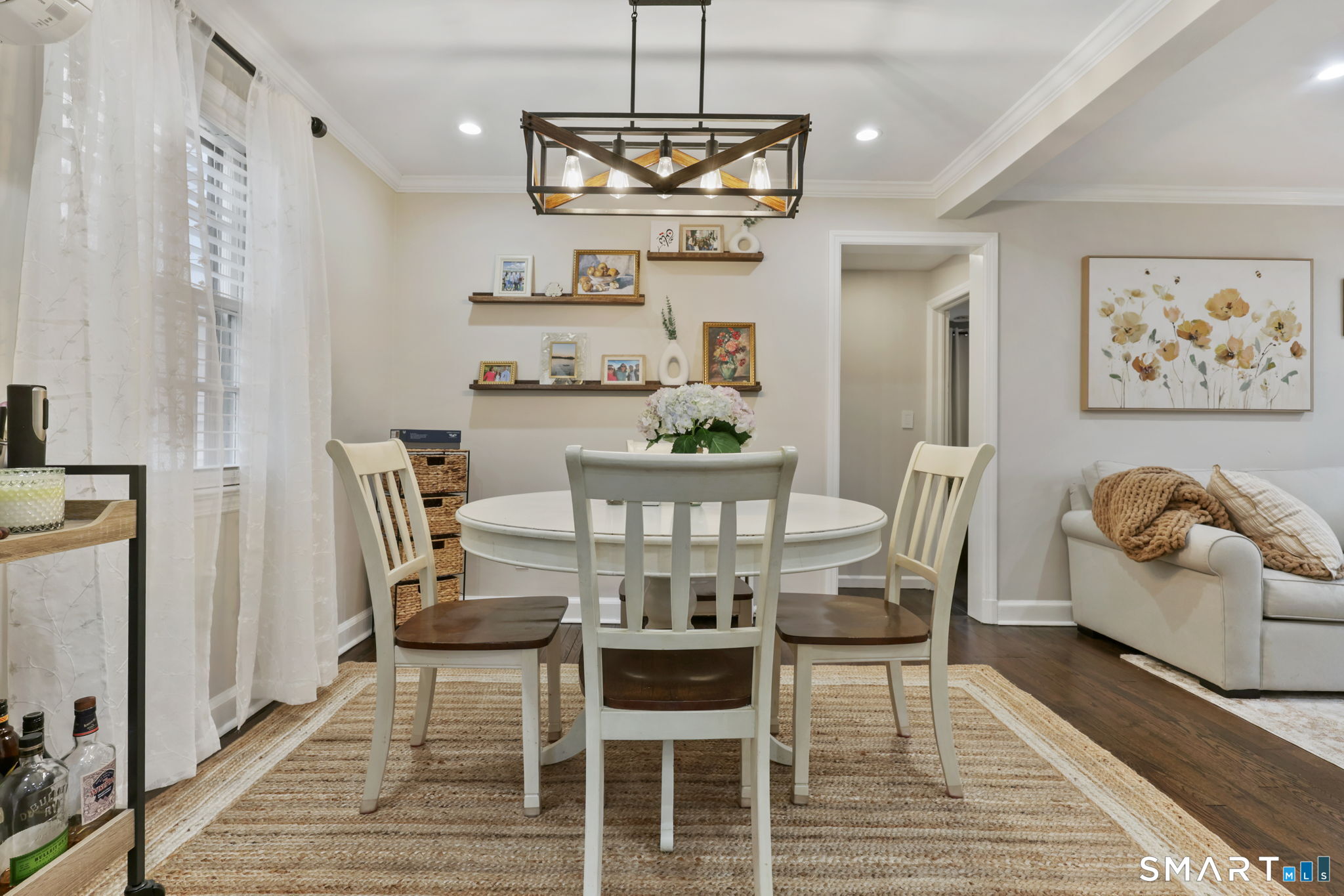 154 Knox Road Stamford, CT 06907 - Photo 8 of 30