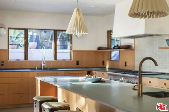 $14,500 | 1939 Lake Shore Avenue, Los Angeles, CA 90039