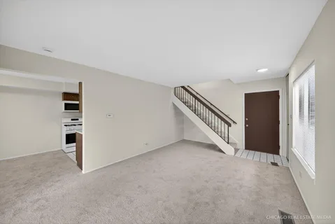 $230,000 | 1326 Kingsbury Drive, Unit 6, Hanover Park, IL 60133
