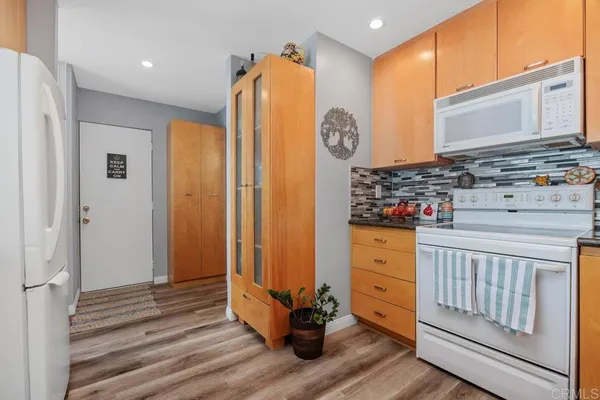 $1,150,000 | 1081 Woodlake Drive, Cardiff-by-the-Sea, CA 92007