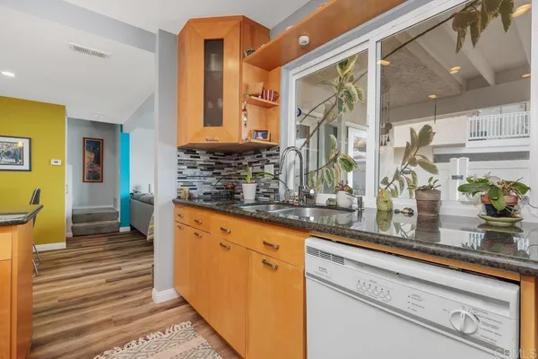 $1,150,000 | 1081 Woodlake Drive, Cardiff-by-the-Sea, CA 92007