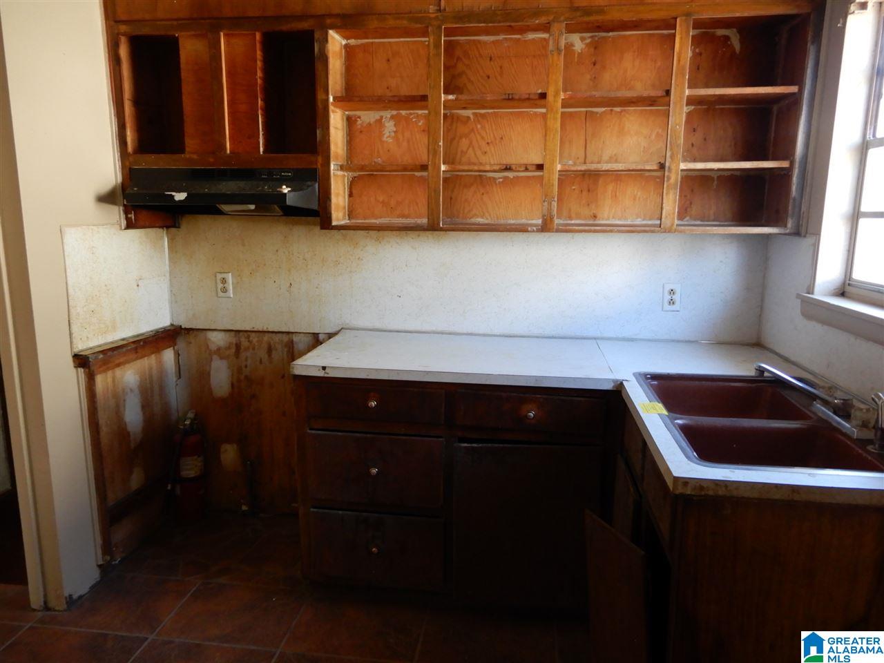 2140 Powderly Avenue Southwest Birmingham, AL 35211 - Photo 5 of 11