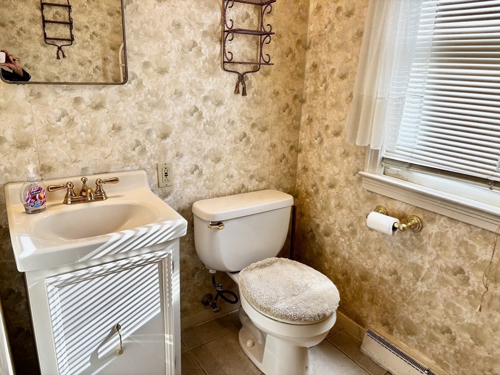 19 Dorwin Drive West Springfield, MA 01089 - Photo 15 of 41