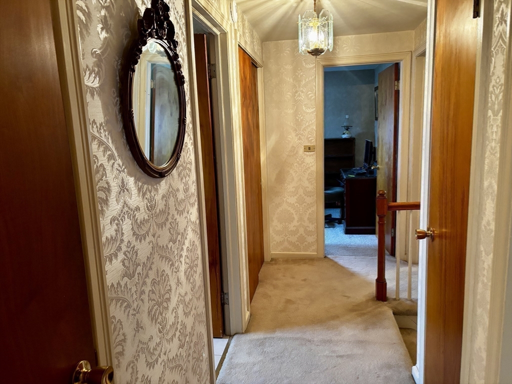 19 Dorwin Drive West Springfield, MA 01089 - Photo 25 of 41