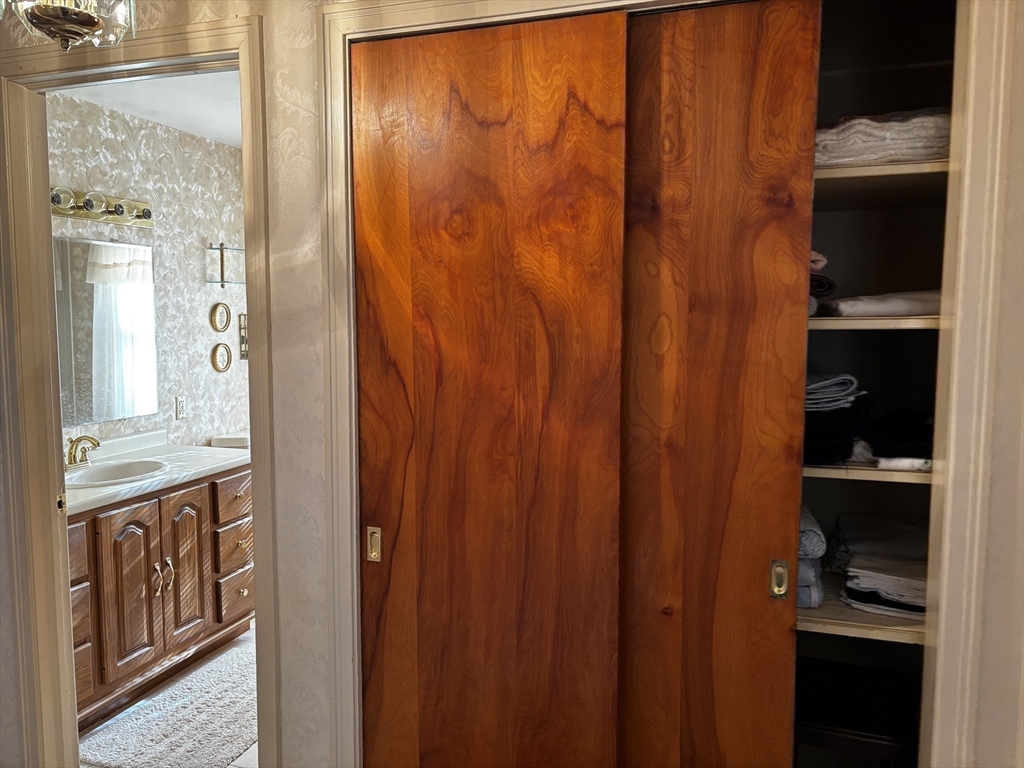 19 Dorwin Drive West Springfield, MA 01089 - Photo 26 of 41