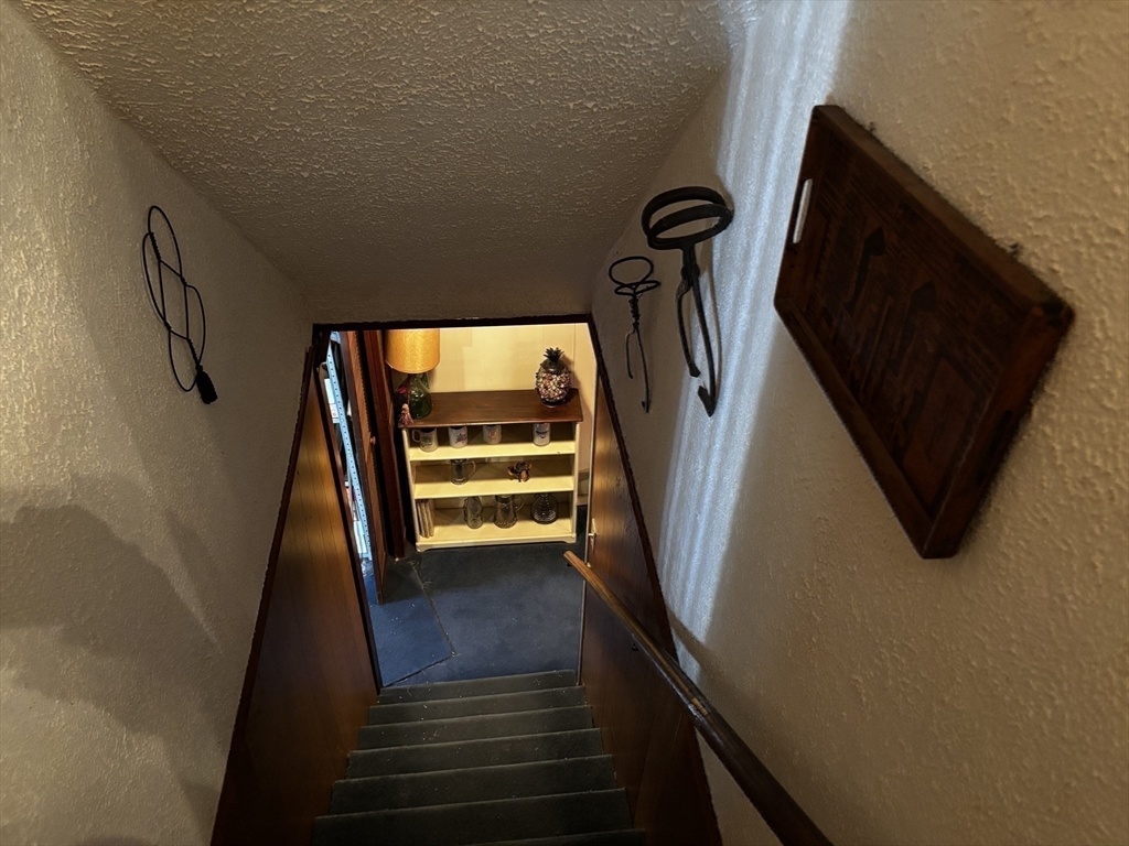 19 Dorwin Drive West Springfield, MA 01089 - Photo 33 of 41