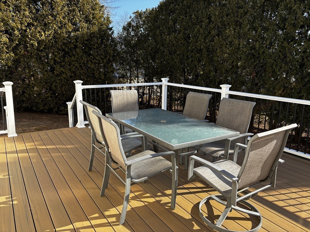 19 Dorwin Drive West Springfield, MA 01089 - Photo 6 of 41