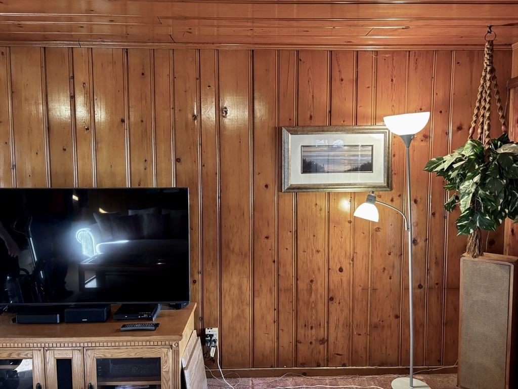 19 Dorwin Drive West Springfield, MA 01089 - Photo 9 of 41