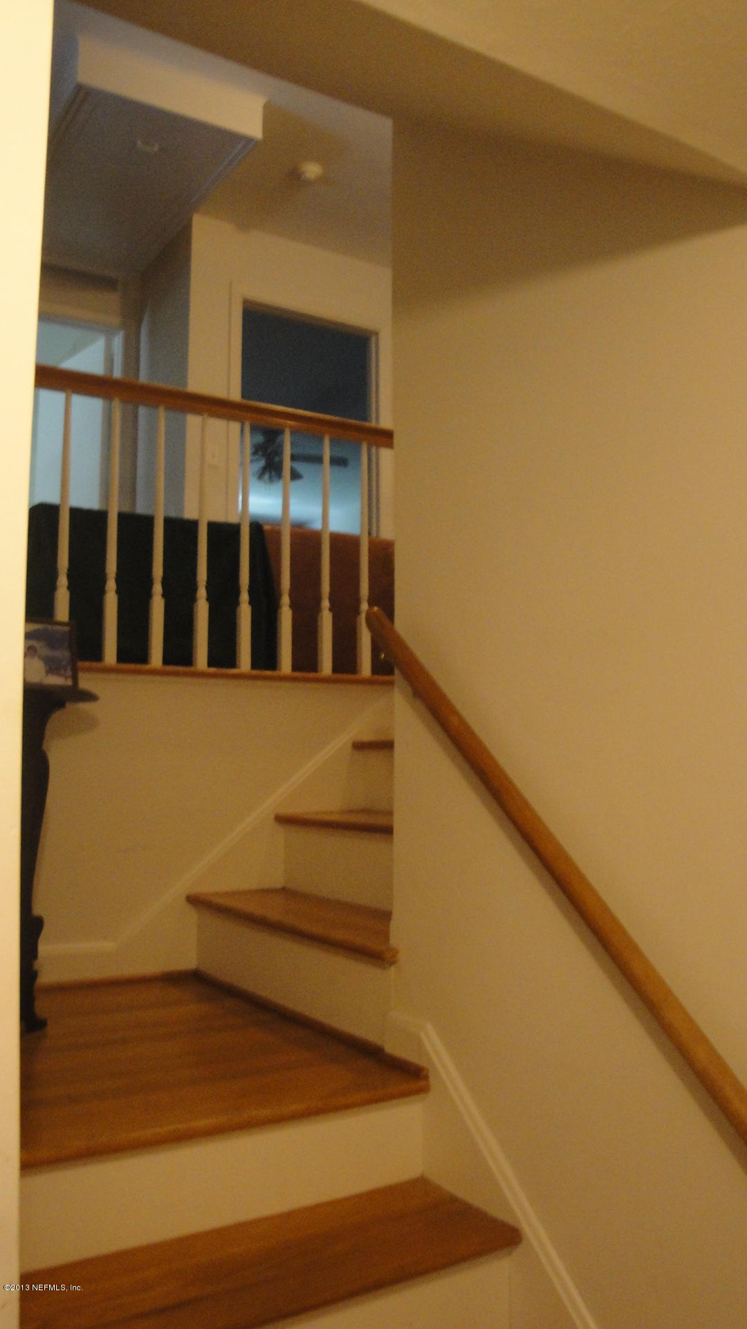 944 Sorrento Road Jacksonville, FL 32207 - Photo 16 of 21 Stairway