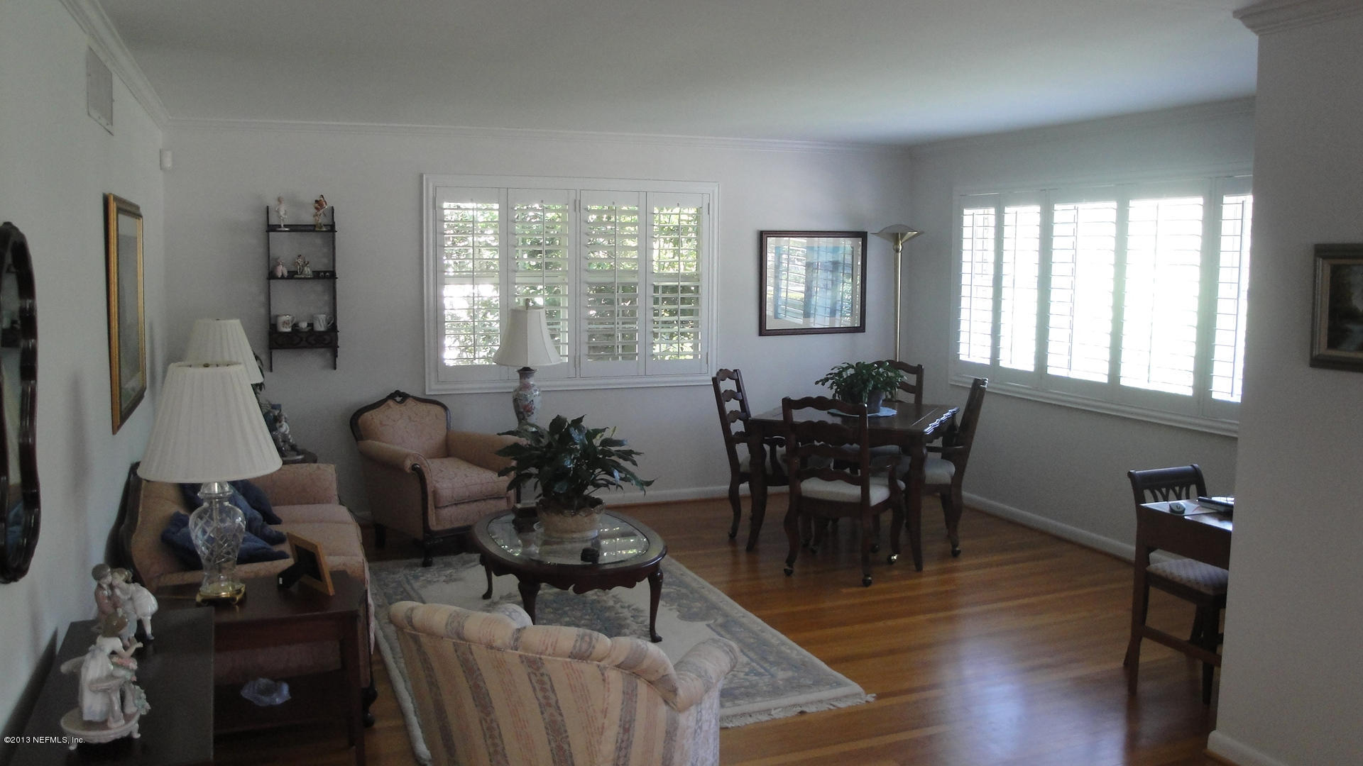 944 Sorrento Road Jacksonville, FL 32207 - Photo 4 of 21 Formal Living Room