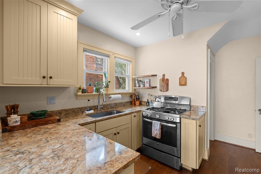 414 Cloverly Road Grosse Pointe Farms, MI 48236 - Photo 27 of 60
