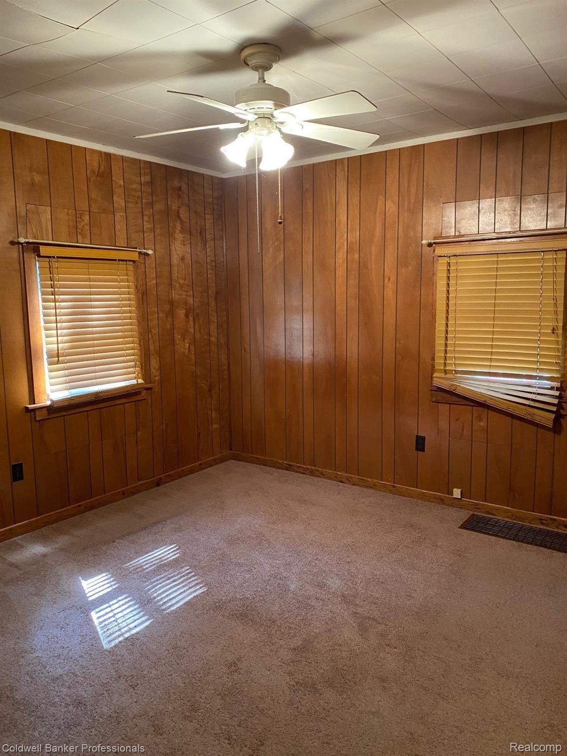 445 North Main Street Perry, MI 48872 - Photo 10 of 19 10 445 Bedroom.jpg