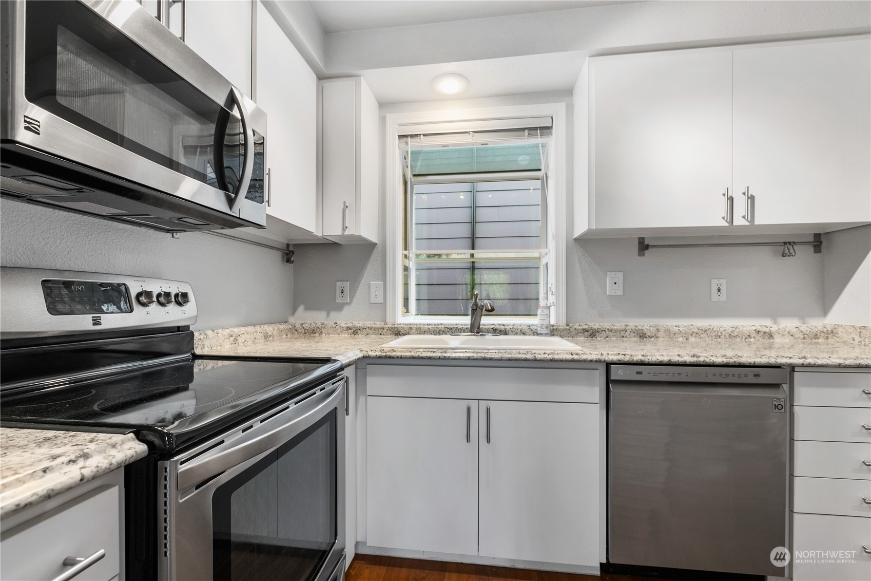 10326 Northeast 185th Street, Unit C Bothell, WA 98011 - Photo 16 of 30 Gallery Image 16