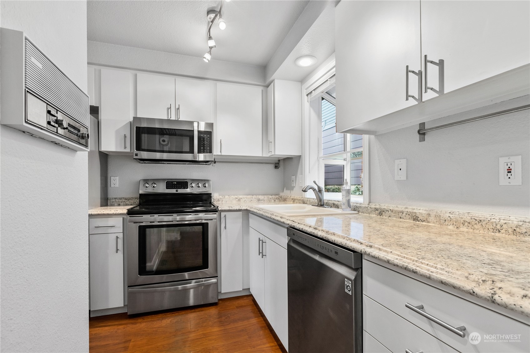 10326 Northeast 185th Street, Unit C Bothell, WA 98011 - Photo 17 of 30 Gallery Image 17