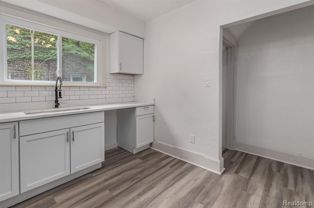 4618 Balfour Road Detroit, MI 48224 - Photo 9 of 28