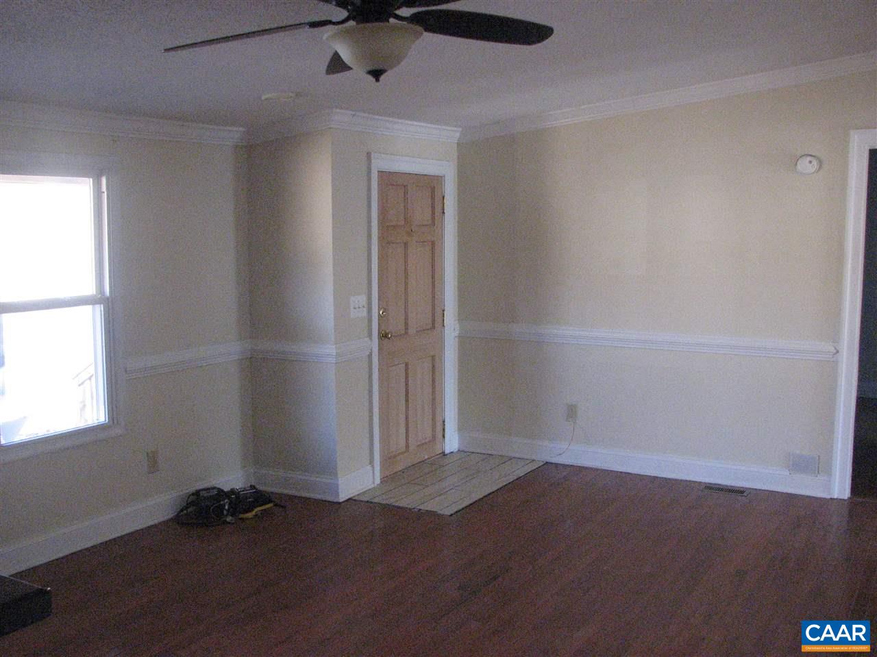 4247 Rising Sun Road Palmyra, VA 22963 - Photo 8 of 31 an empty room with a window