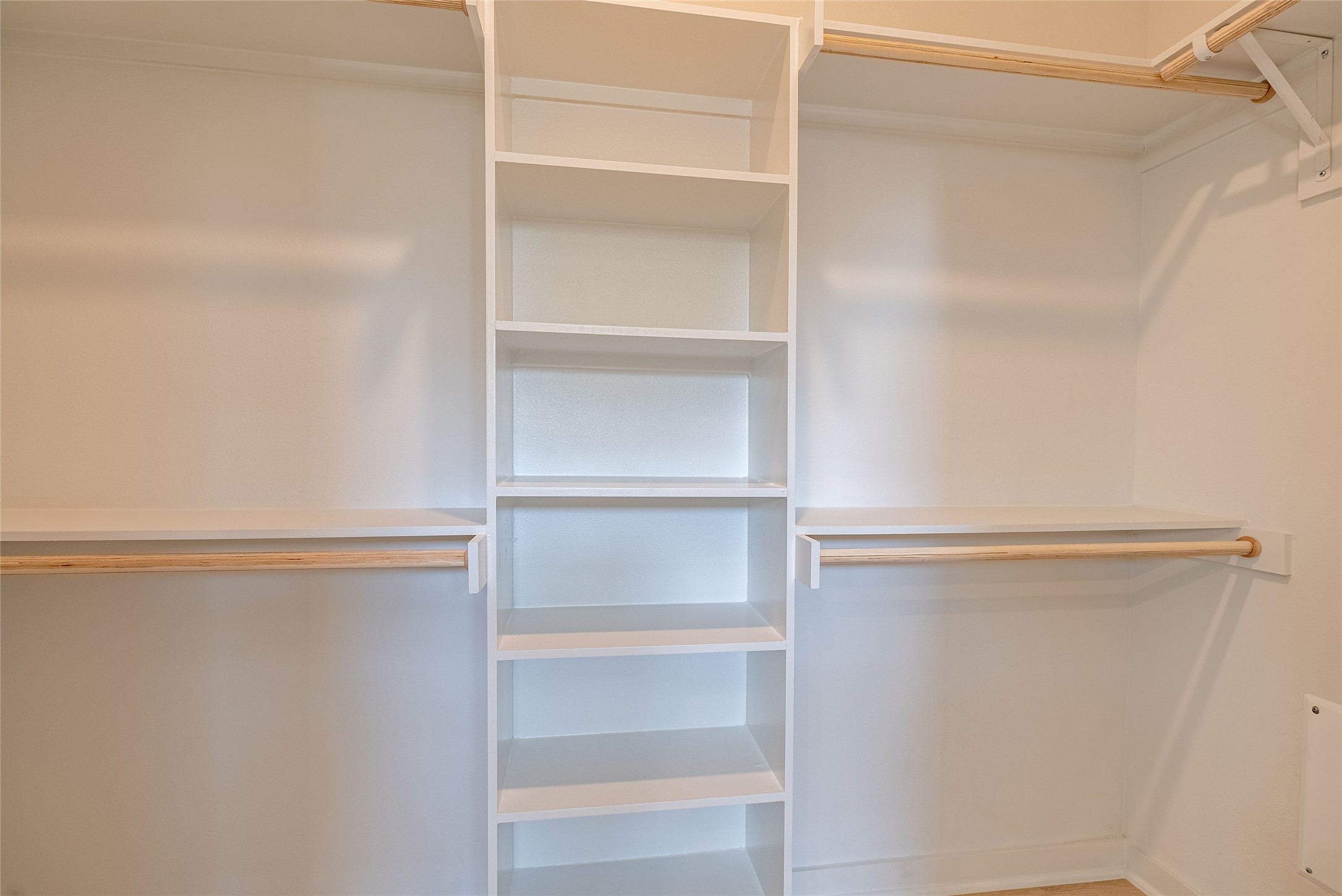 100 West Mockingbird Lane, Unit 201 Austin, TX 78745 - Photo 12 of 16 View of walk in closet