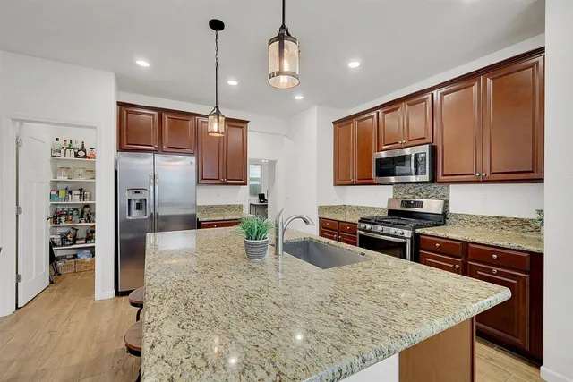 $575,000 | 3755 Edington Drive, Rancho Cordova, CA 95742