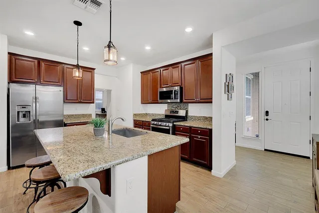 $575,000 | 3755 Edington Drive, Rancho Cordova, CA 95742