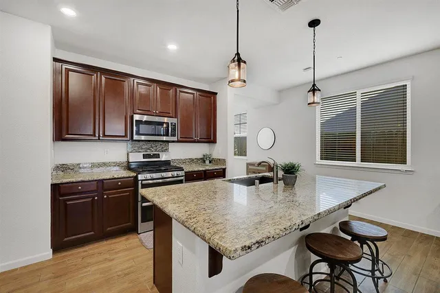 $575,000 | 3755 Edington Drive, Rancho Cordova, CA 95742