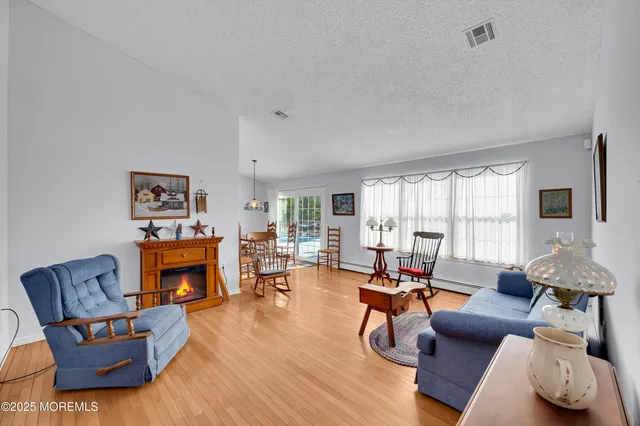 $449,900 | 9 Westgate Court, Toms River, NJ 08757