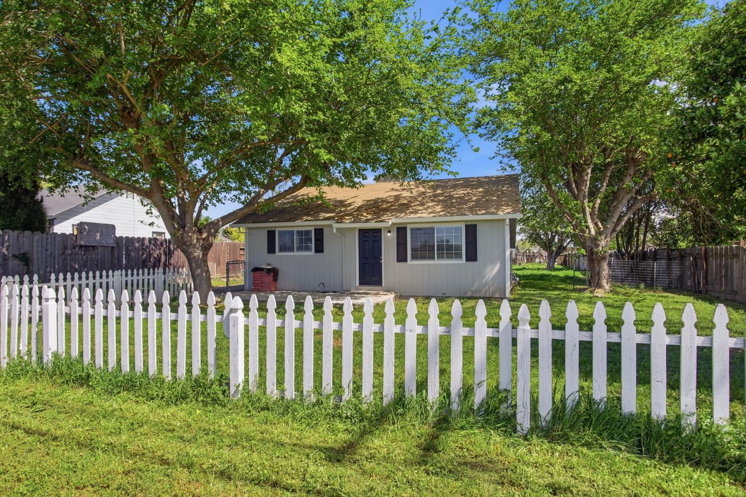 830 Montpelier Road Hickman, CA 95323 - Photo 2 of 29