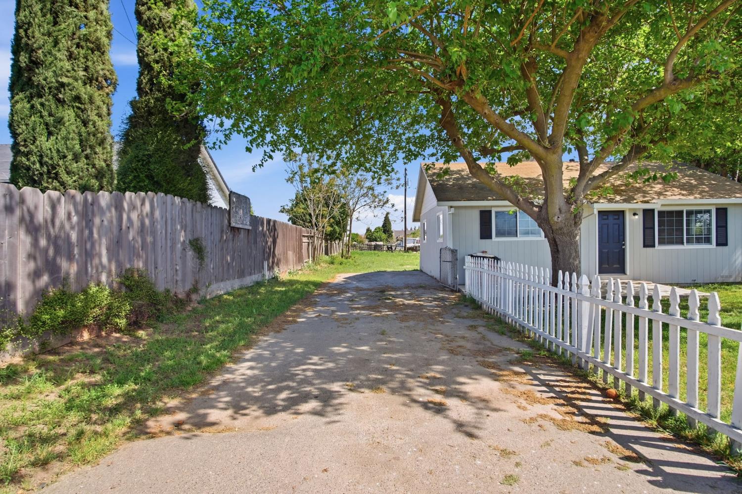 830 Montpelier Road Hickman, CA 95323 - Photo 3 of 29