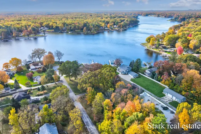 $550,000 | 275 South 8th Avenue, Fruitport, MI 49415