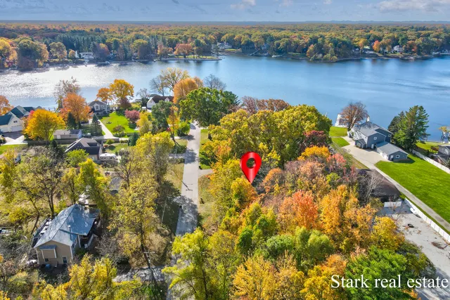 $550,000 | 275 South 8th Avenue, Fruitport, MI 49415